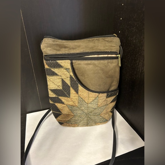 Danny K crossbody - Picture 1 of 4